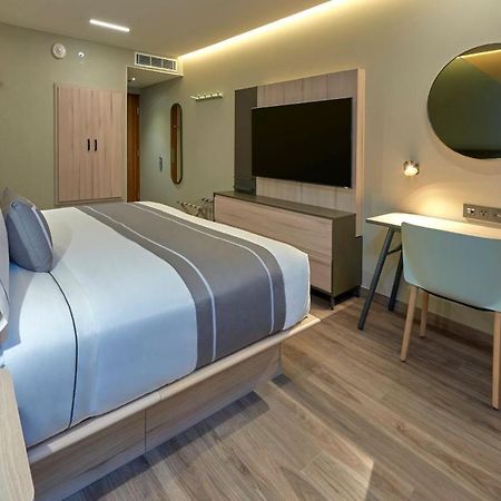 City Express Plus By Marriott Guadalajara Providencia Eksteriør billede