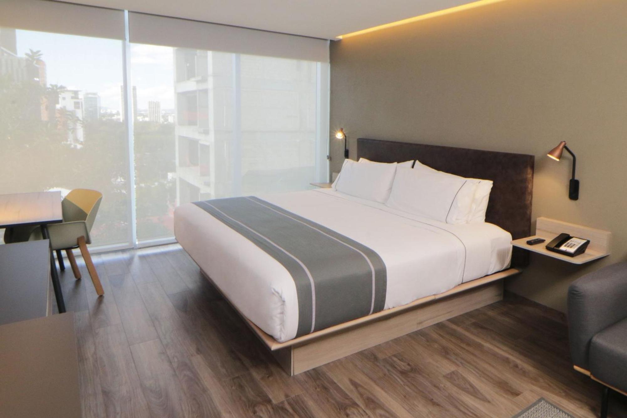 City Express Plus By Marriott Guadalajara Providencia Eksteriør billede