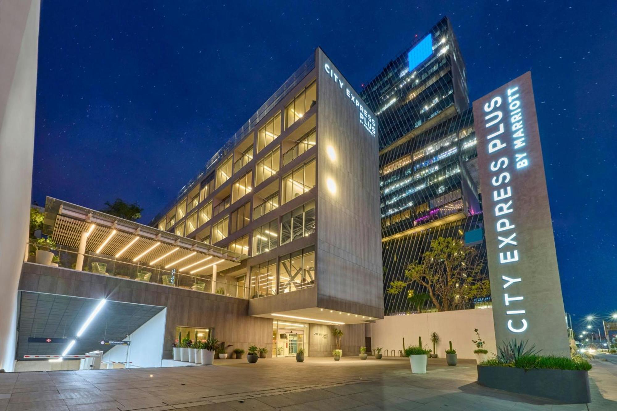 City Express Plus By Marriott Guadalajara Providencia Eksteriør billede